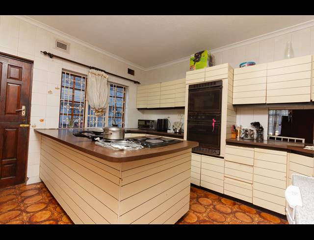 4 BEDROOM FREESTANDING FOR SALE IN SILVERGLEN